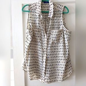 Sleeveless blouse